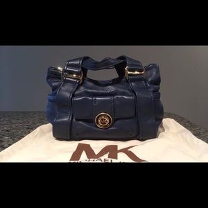 Michale Kors MK Handbag maybe used twice, perfect